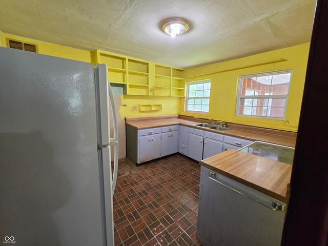 1209 Shelby Street, Alexandria, IN 46001