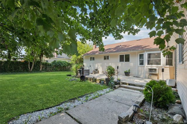 42 Lexington Avenue, West Babylon, NY 11704