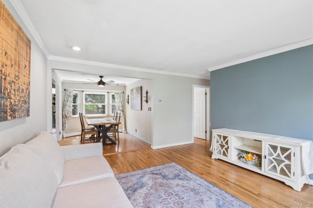 42 Lexington Avenue, West Babylon, NY 11704