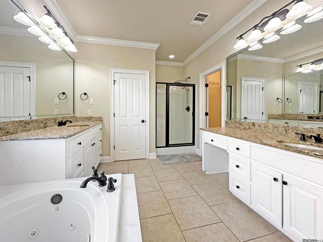 16445 Long Lake Dr, Prairieville, LA 70769