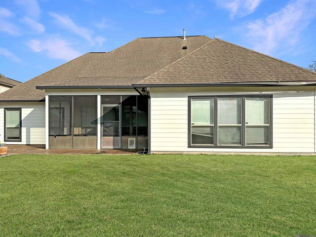 16445 Long Lake Dr, Prairieville, LA 70769