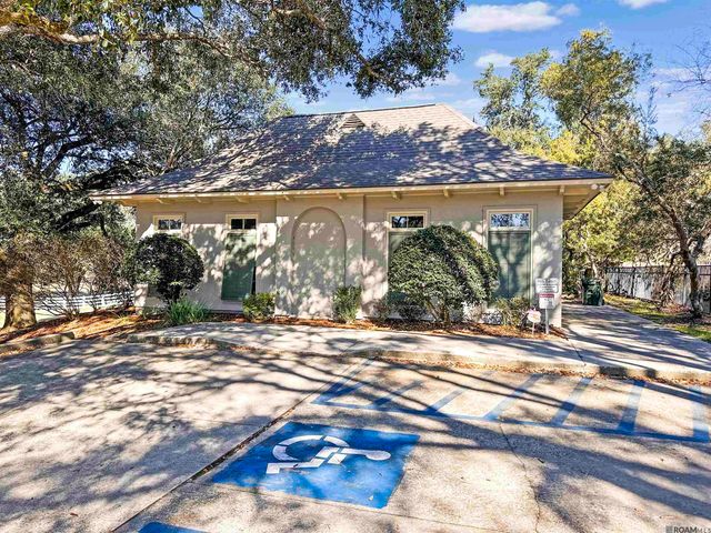 16445 Long Lake Dr, Prairieville, LA 70769