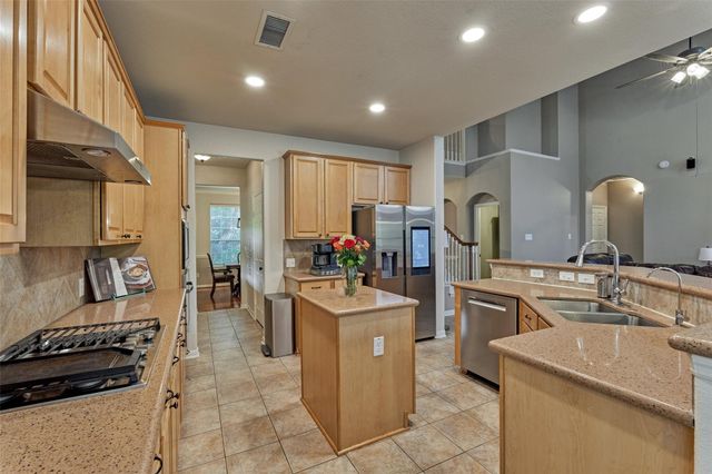 23 Weeping Spruce Place, Conroe, TX 77384