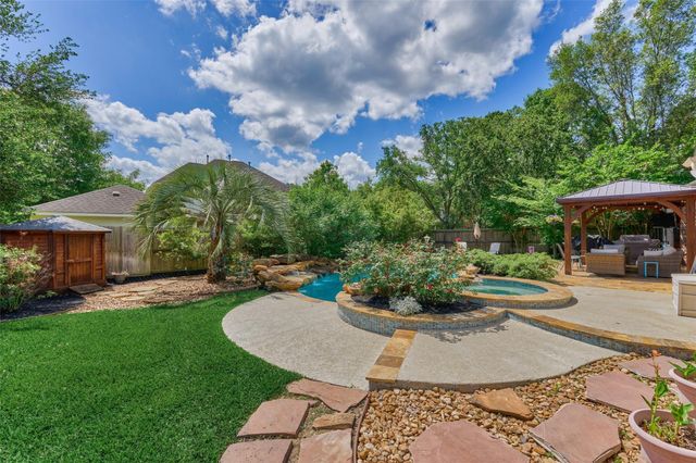 23 Weeping Spruce Place, Conroe, TX 77384