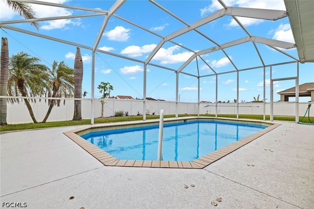 1049 NW 38th PL, Cape Coral, FL 33993