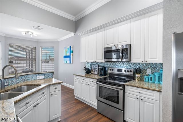 1049 NW 38th PL, Cape Coral, FL 33993