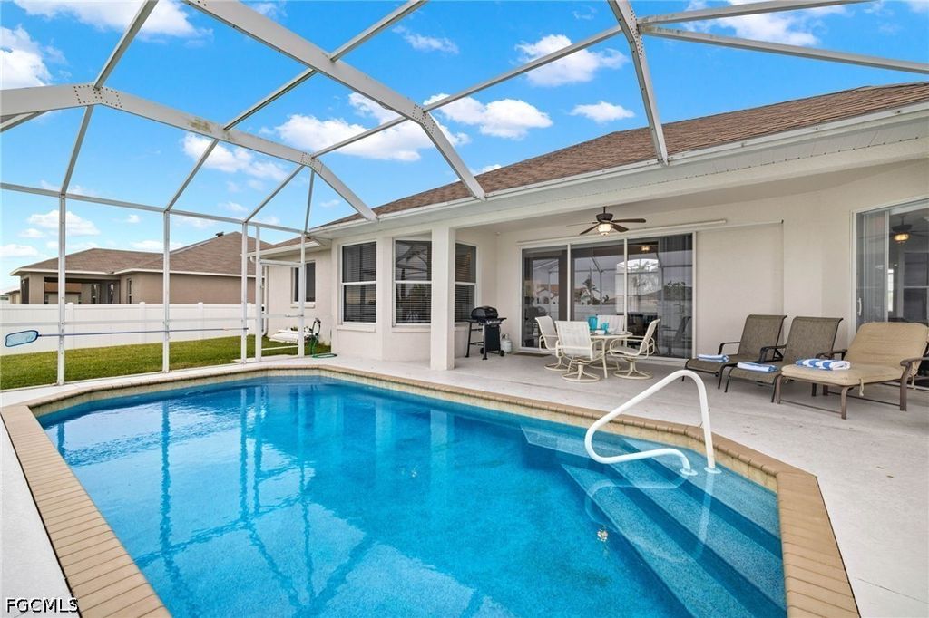 1049 NW 38th PL, Cape Coral, FL 33993