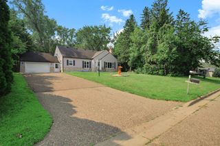 770 Viking Drive E, Maplewood, MN 55117