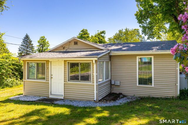 1 West Boulevard, East Hampton, CT 06424