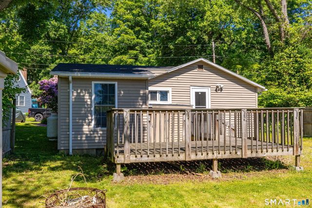 1 West Boulevard, East Hampton, CT 06424