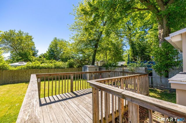 1 West Boulevard, East Hampton, CT 06424