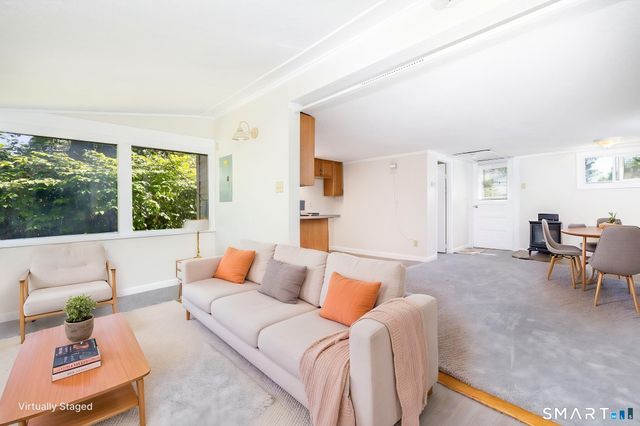1 West Boulevard, East Hampton, CT 06424