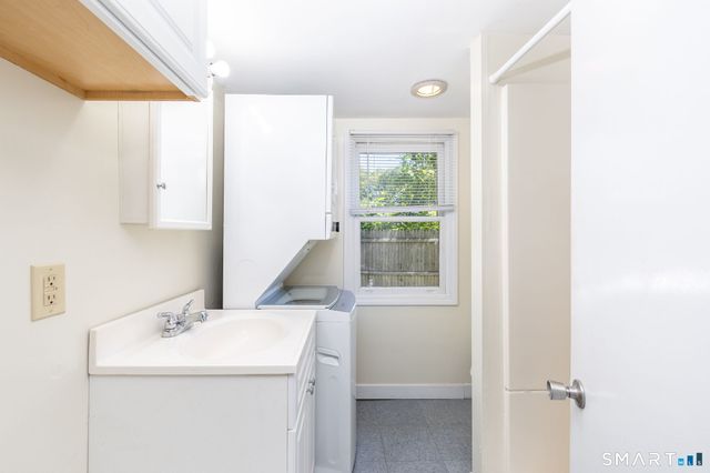 1 West Boulevard, East Hampton, CT 06424