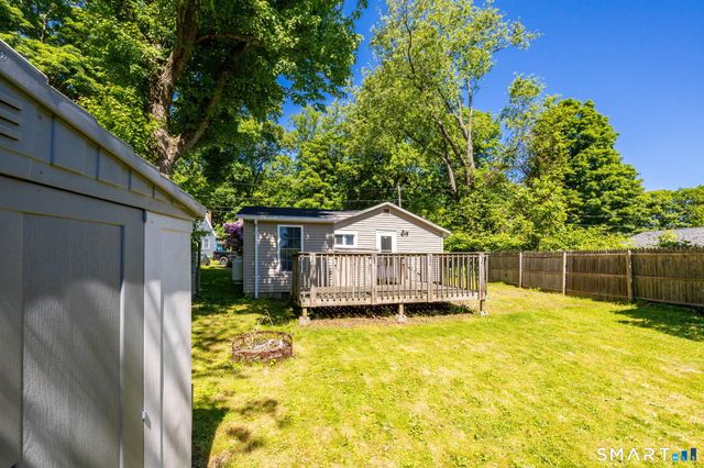 1 West Boulevard, East Hampton, CT 06424