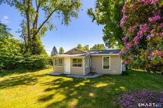 1 West Boulevard, East Hampton, CT 06424