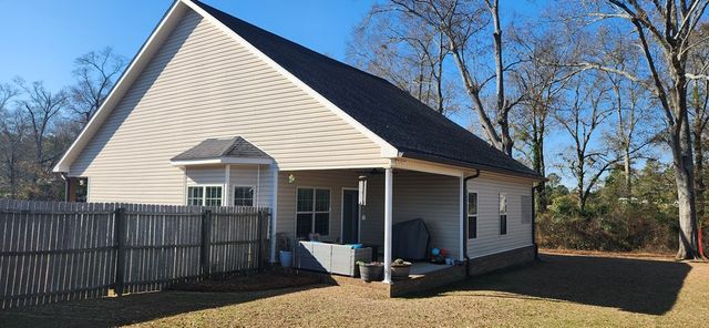 115 Willow Way, Headland, AL 36345