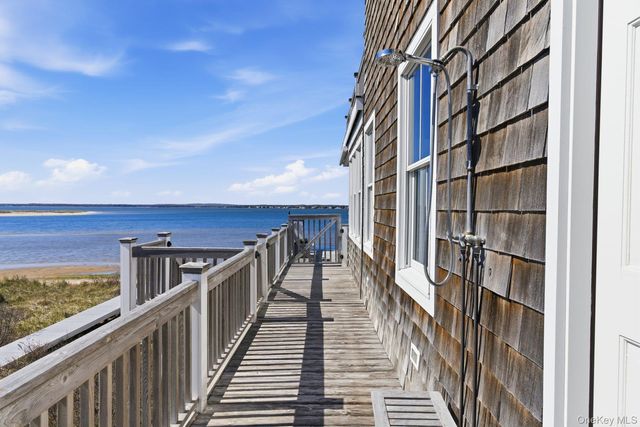 688 Dune Road, Westhampton Dunes, NY 11978