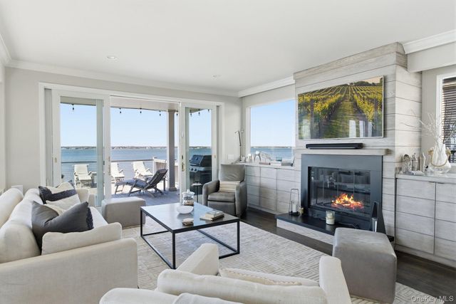 688 Dune Road, Westhampton Dunes, NY 11978