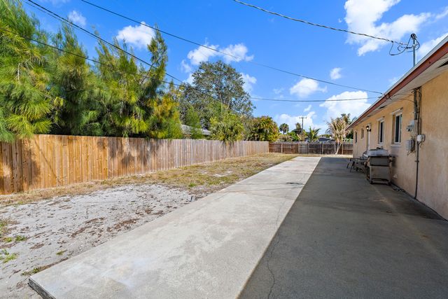 815 W Laird Drive, Jupiter, FL 33458