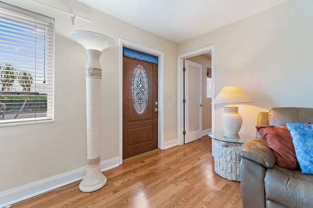 815 W Laird Drive, Jupiter, FL 33458