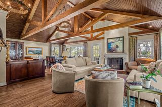 425 Crestwood Drive, Fort Worth, TX 76107