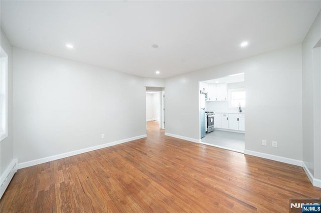 104 Hayward Place, Wallington, NJ 07057