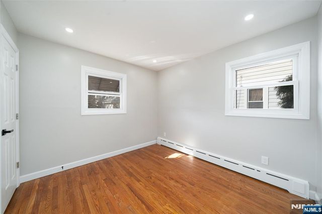 104 Hayward Place, Wallington, NJ 07057