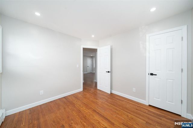 104 Hayward Place, Wallington, NJ 07057