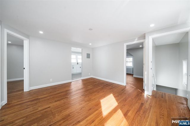 104 Hayward Place, Wallington, NJ 07057