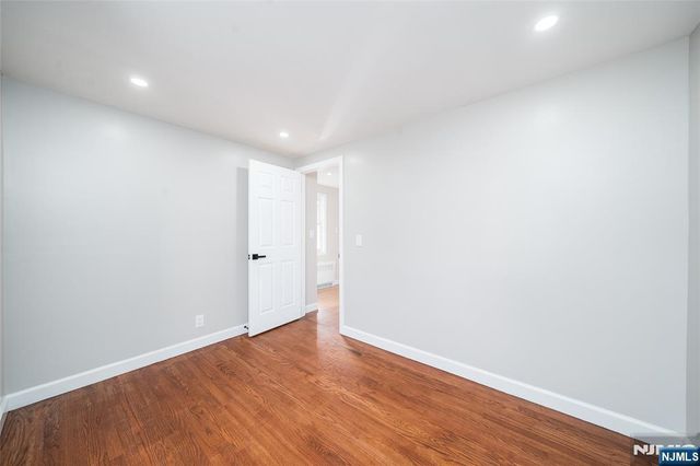 104 Hayward Place, Wallington, NJ 07057