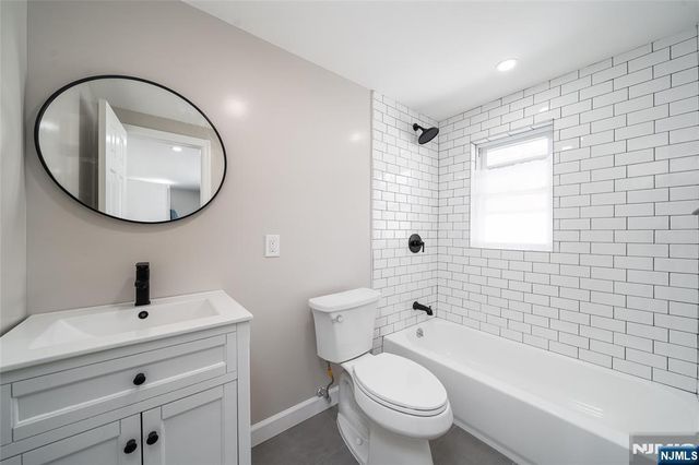 104 Hayward Place, Wallington, NJ 07057