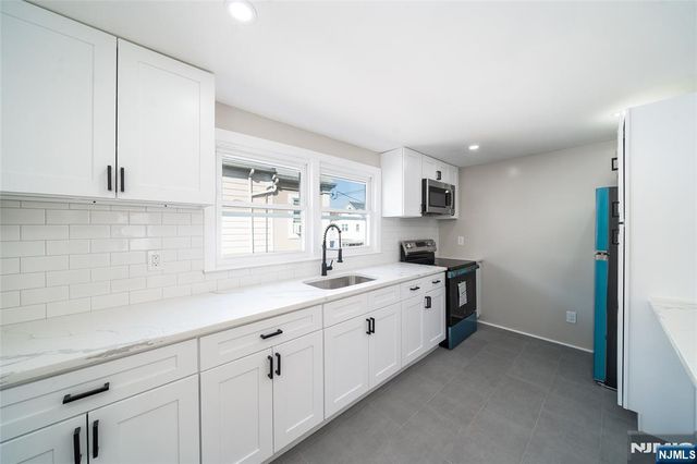 104 Hayward Place, Wallington, NJ 07057