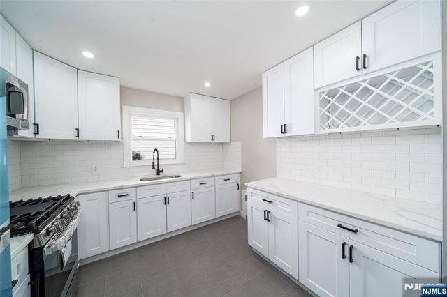 104 Hayward Place, Wallington, NJ 07057