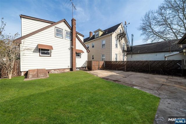 104 Hayward Place, Wallington, NJ 07057