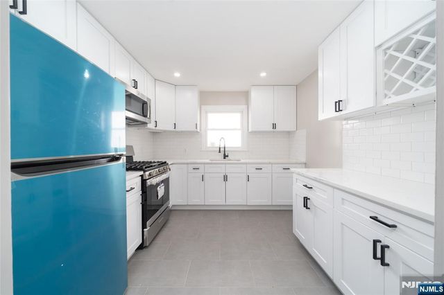 104 Hayward Place, Wallington, NJ 07057