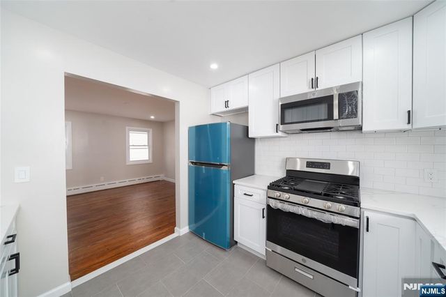 104 Hayward Place, Wallington, NJ 07057