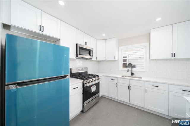 104 Hayward Place, Wallington, NJ 07057