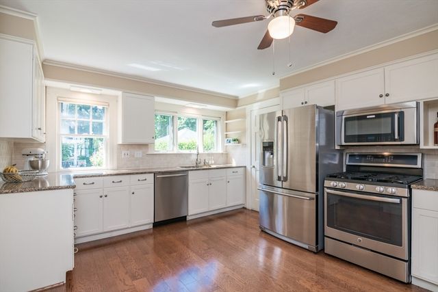 20 Wenonah Pl, Longmeadow, MA 01106