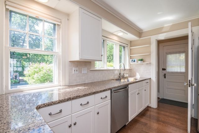 20 Wenonah Pl, Longmeadow, MA 01106