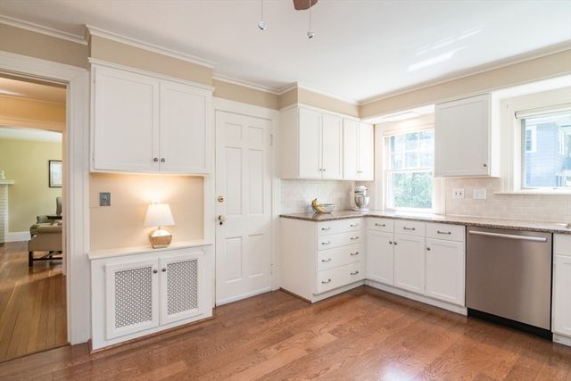 20 Wenonah Pl, Longmeadow, MA 01106
