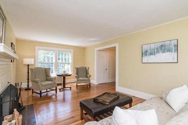 20 Wenonah Pl, Longmeadow, MA 01106