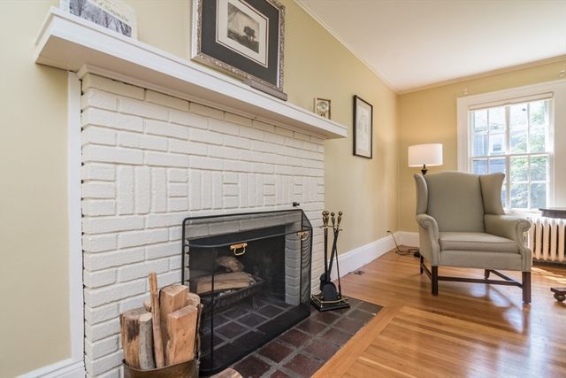 20 Wenonah Pl, Longmeadow, MA 01106