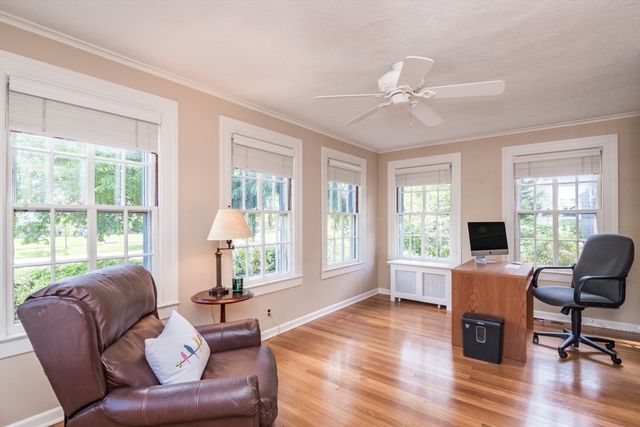 20 Wenonah Pl, Longmeadow, MA 01106