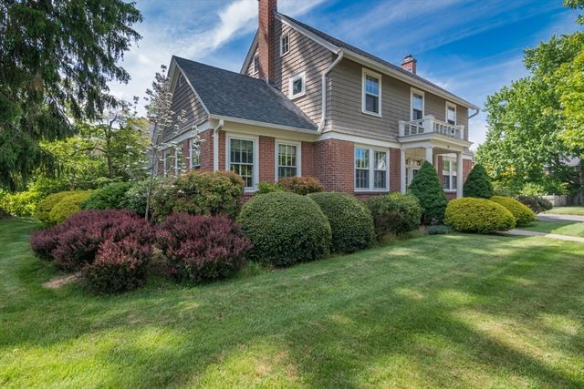 20 Wenonah Pl, Longmeadow, MA 01106