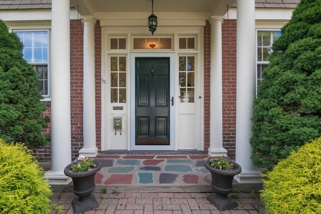 20 Wenonah Pl, Longmeadow, MA 01106