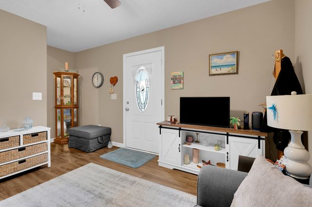 517 Weaver St Apt 5, Tullahoma, TN 37388