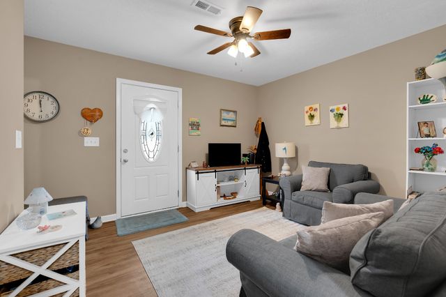 517 Weaver St Apt 5, Tullahoma, TN 37388