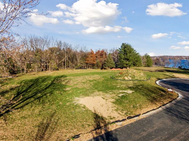 3981 White Oak Lane, Chanhassen, MN 55331