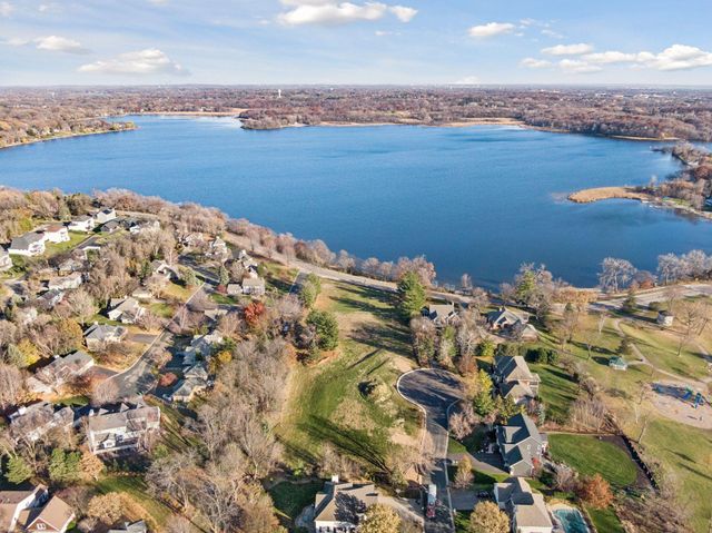 3981 White Oak Lane, Chanhassen, MN 55331