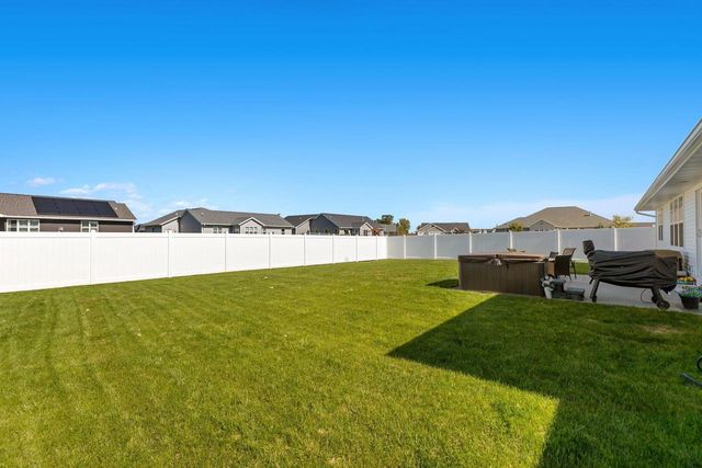 3424 E RUBYRED DRIVE, Appleton, WI 54913